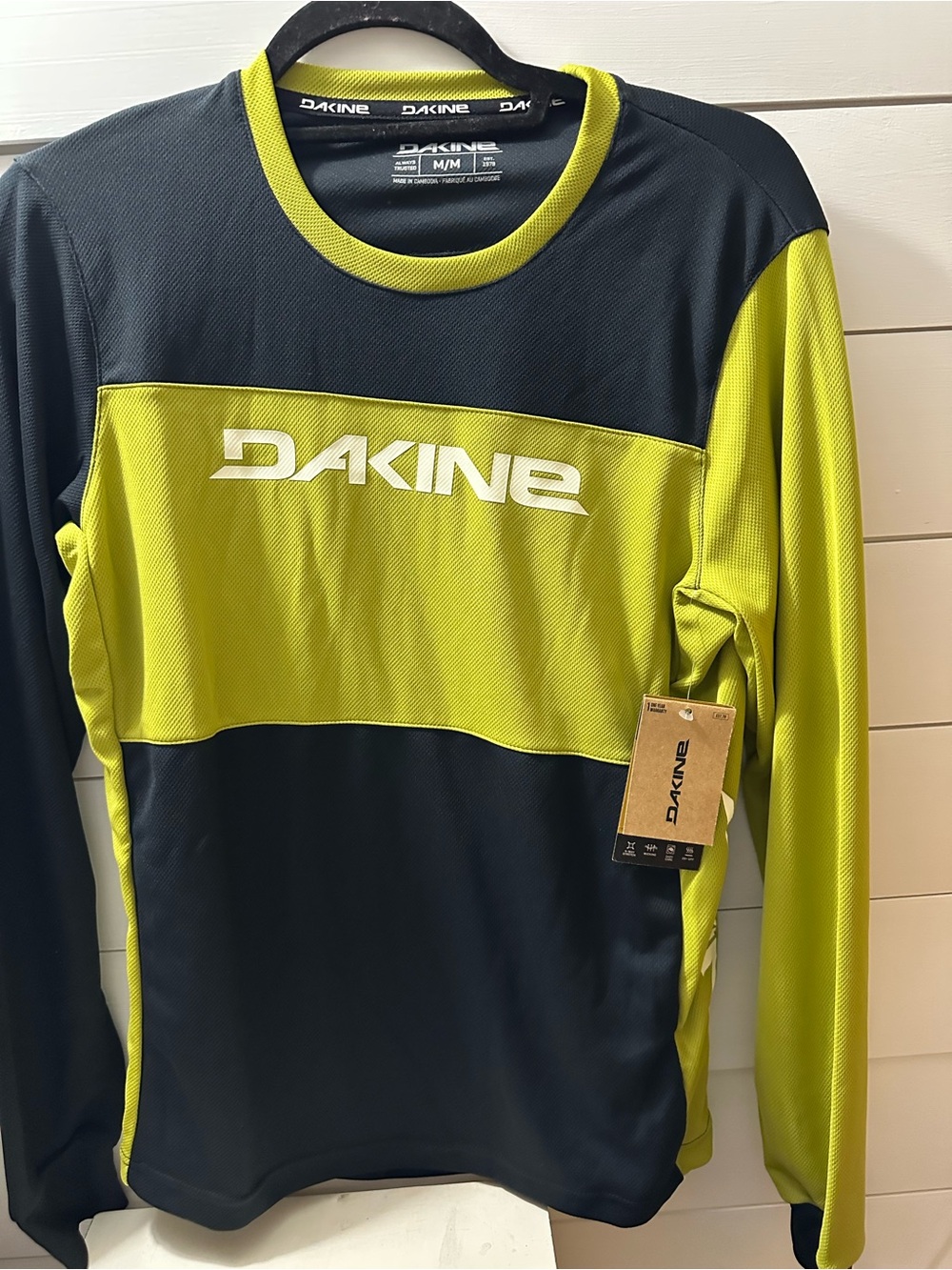 Dakine Women’s NWT Long-Sleeve